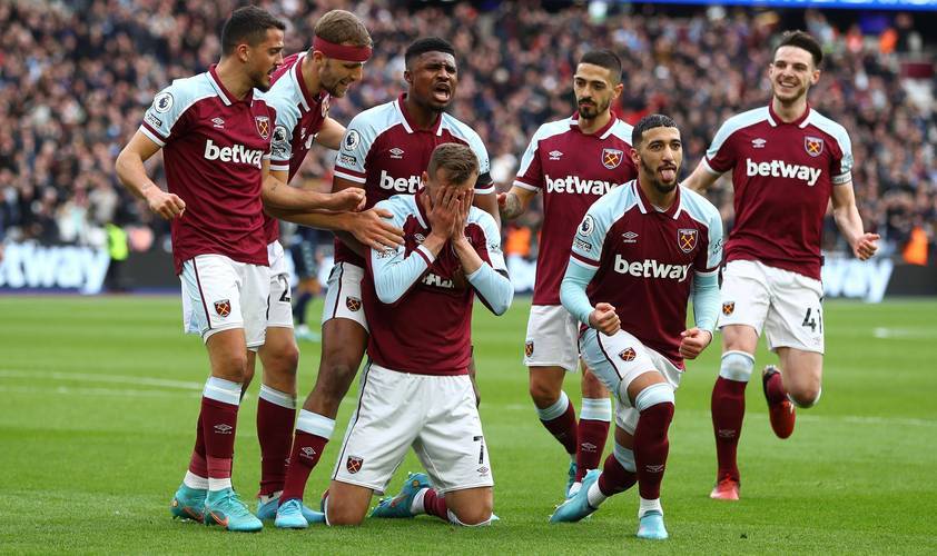 罗德里戈在皇马遭遇困境，状态低迷，被放弃，可能转会至其他球队。