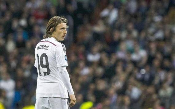 骄傲容易滋生狭隘，亚冠是为国出战，所以这个时候还...